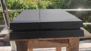 ps4(negotiable price) with  Tekken 7 Watch dogs 2, Call of duty WW2