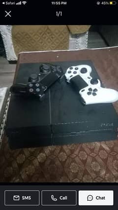 ps4 fat model with 2 controllers