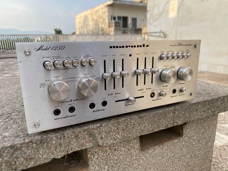 Marantz model 1250 integrated amplifier 2