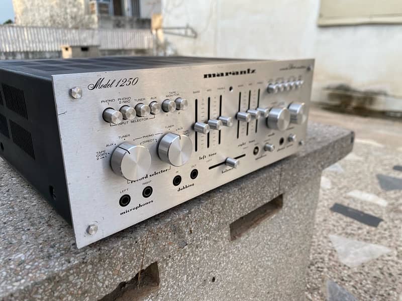 Marantz model 1250 integrated amplifier 8