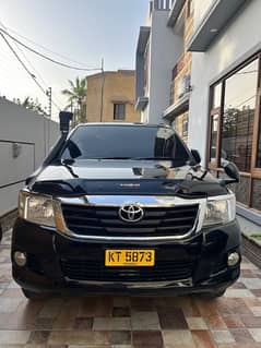 Toyota Hilux Gx 2014 100% original fully loaded first owner