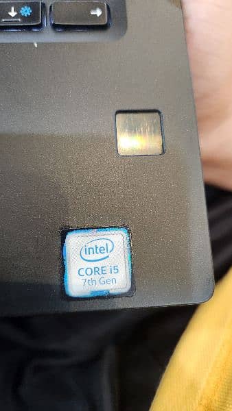 Dell latitude 7390 I5 7th Generation 3