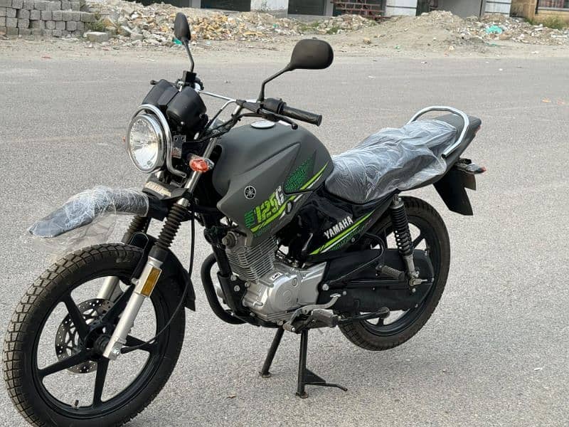 Yamaha YBR G 24 model Islamabad number 4