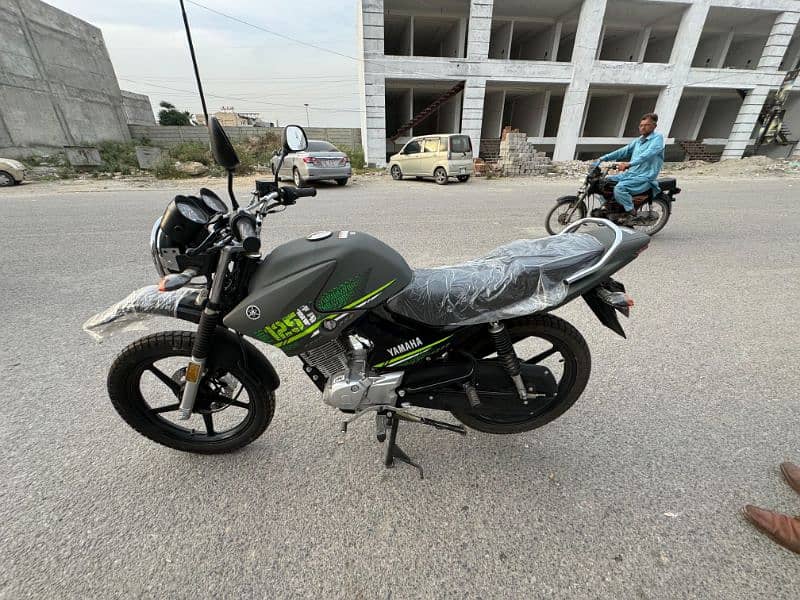 Yamaha YBR G 24 model Islamabad number 5