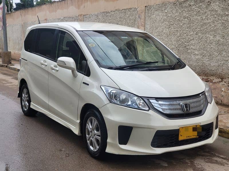 Honda Freed 2012 1