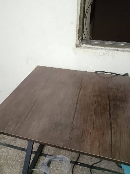 Large 5ft Computer Table Wooden (almost new) 2