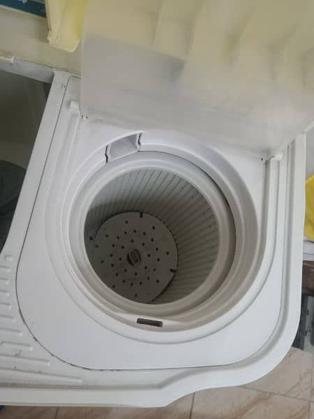 LG Semi Automatic Washing Machine Imported 0