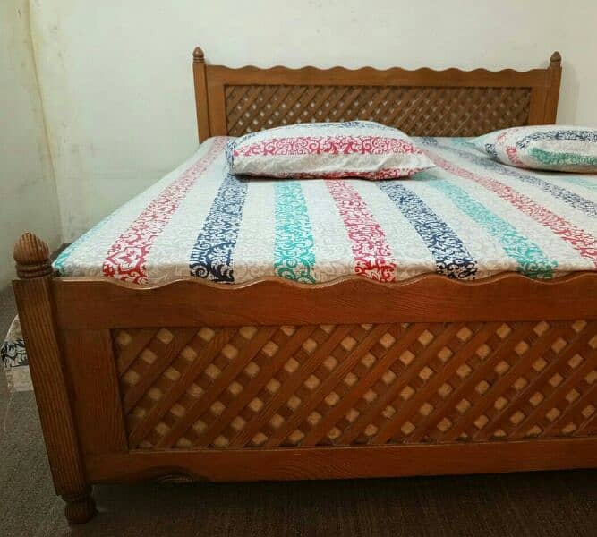 King size double bed 4