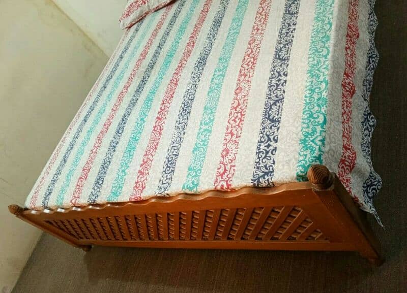 King size double bed 5