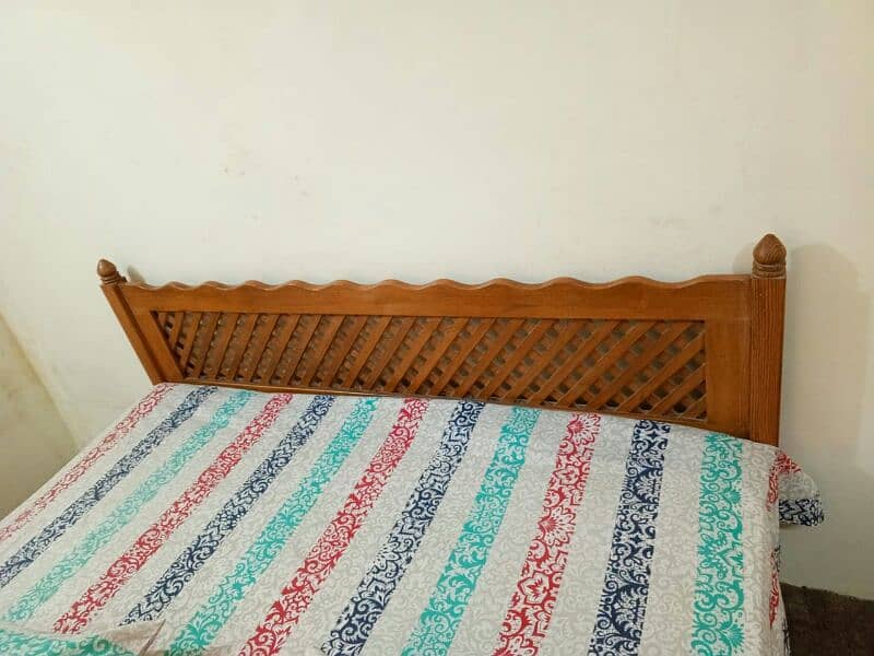 King size double bed 8