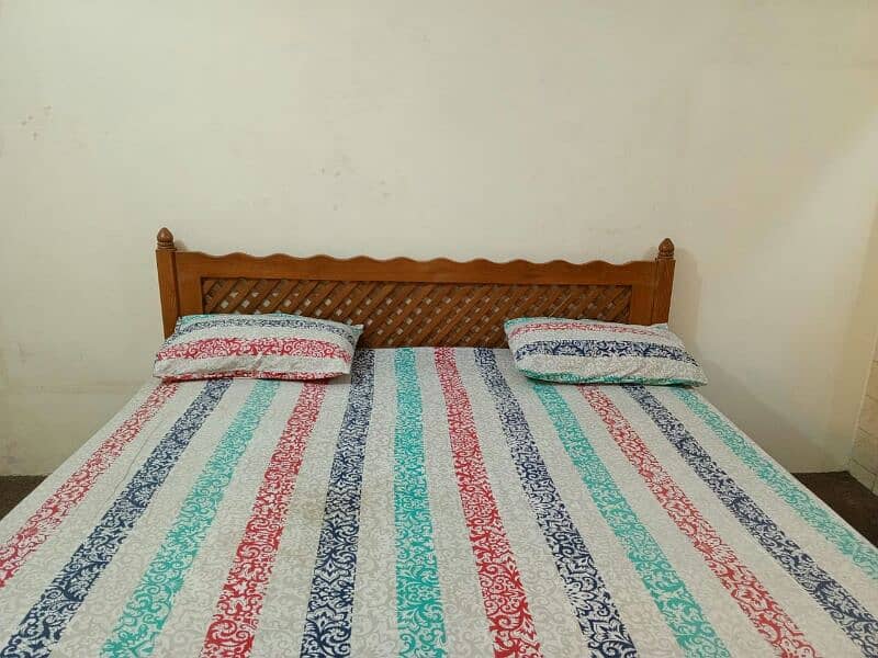 King size double bed 10