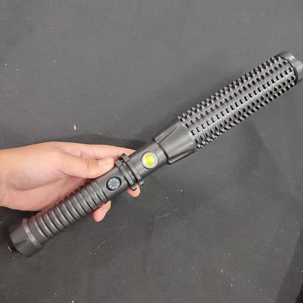 Outdoor Rechargeable Self Defence LED Flashlight 2