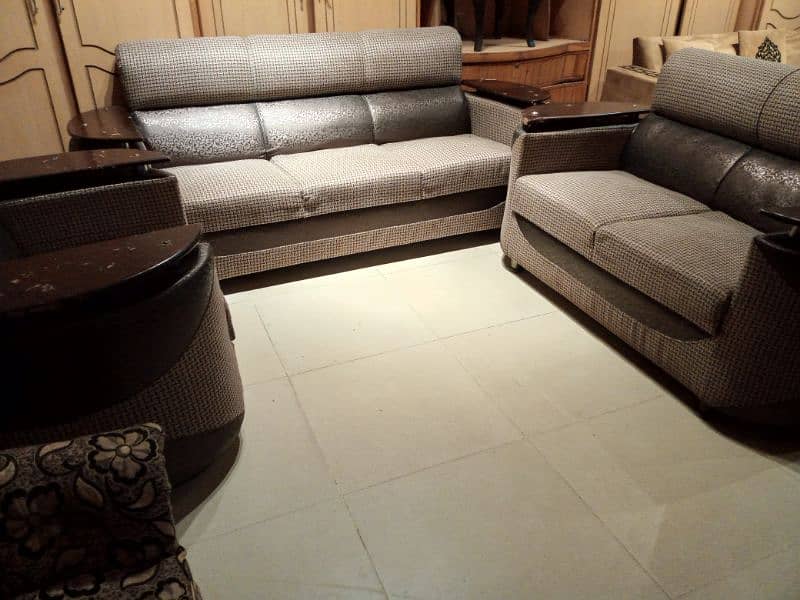 slightly used sofa set 3 2 1 seater call 03124049200 2