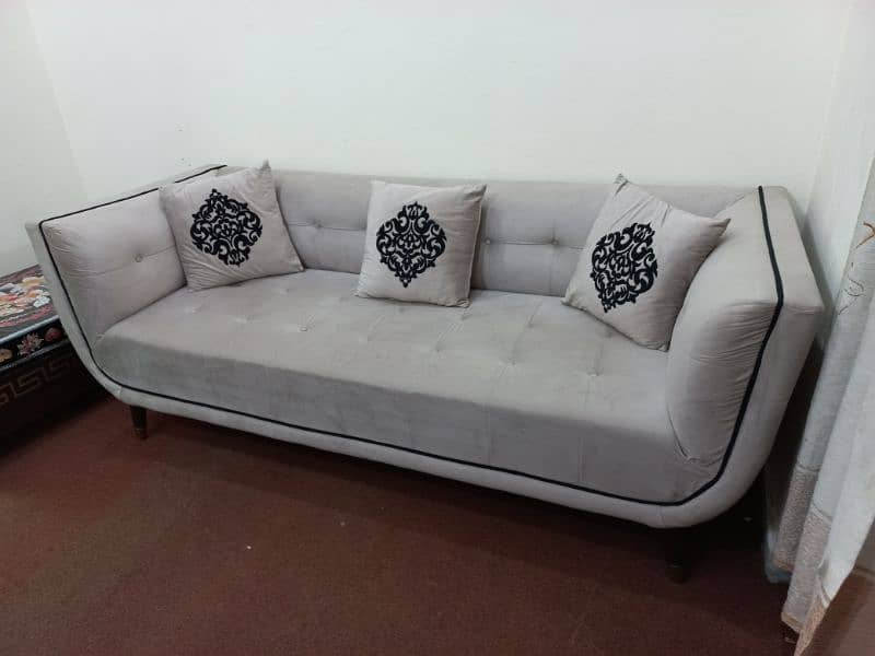 3 months used sofa 3