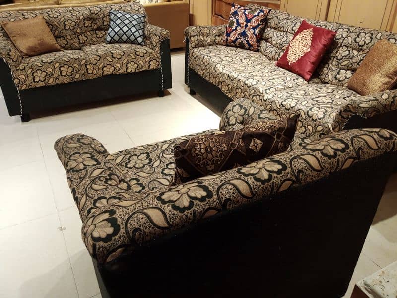 sofa set 1 2 3 seater minor used call 03124049200 2