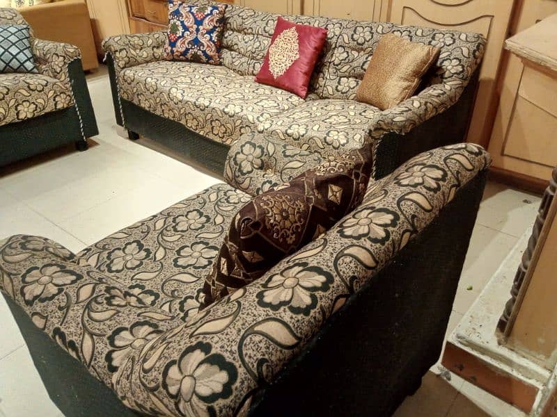 sofa set 1 2 3 seater minor used call 03124049200 4