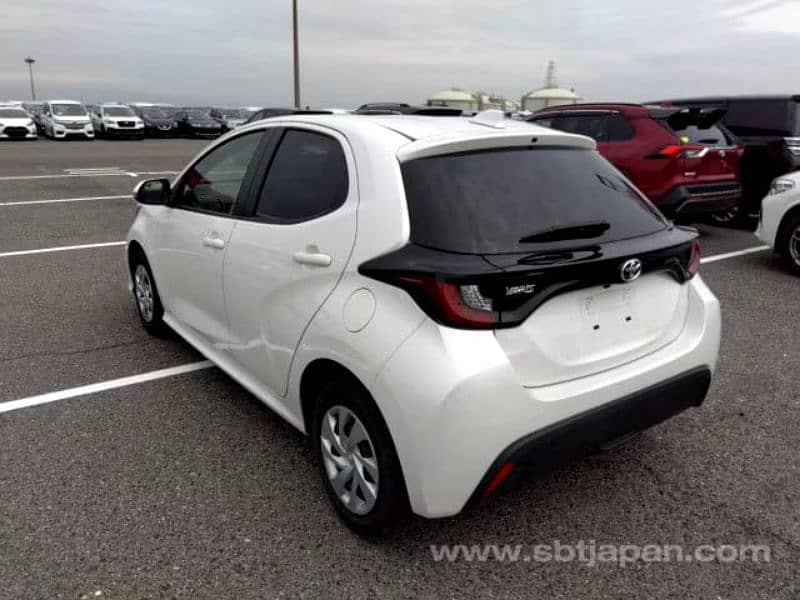 Yaris X Push Start 5 Grade 15k Km New Car 2