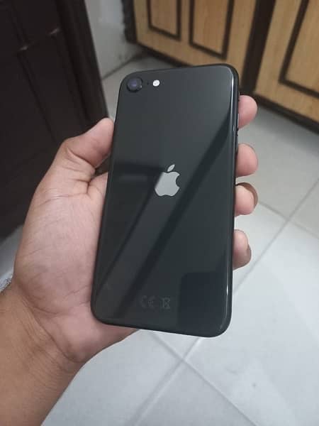 iPhone SE 2020 0