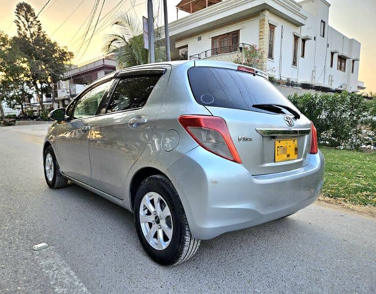 Toyota Vitz 2013 6