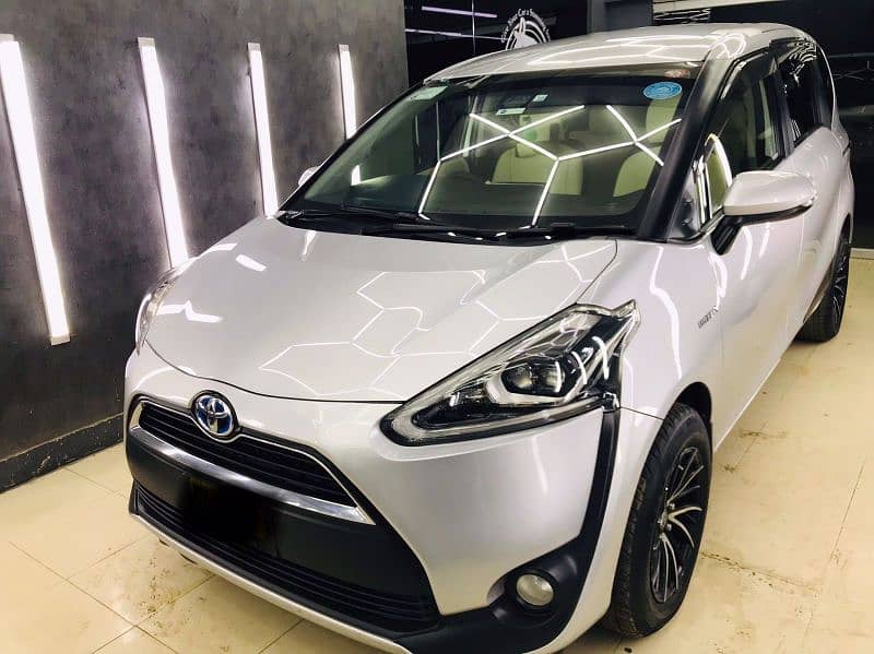 Toyota Sienta 2016 0