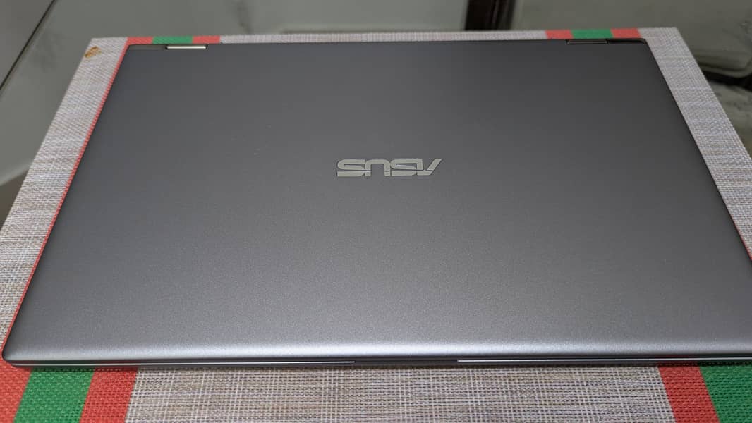 Asus ZenBook Flip 15 (360°) 4