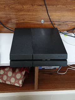 Ps4 new condition with fifa controller plus games like WWE 2k23 gta 5