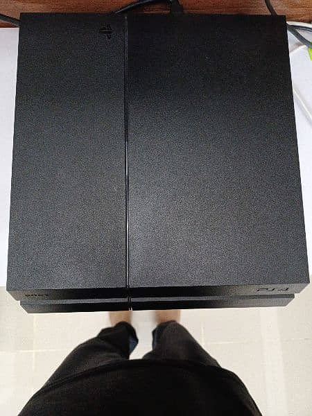 Ps4 new condition with fifa controller plus games like WWE 2k23 gta 5 1