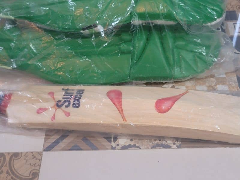 Cricket kit new. . not used. . . hard ball 3