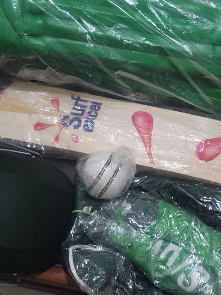 Cricket kit new. . not used. . . hard ball 10