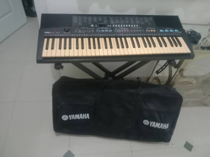 PIANO YAMAHA along with Adapter and YAMAHA BAG. 1