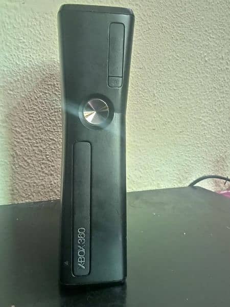 Xbox 360 slim 250gb 3