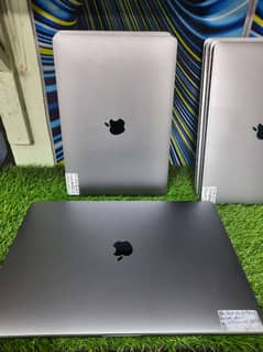 Macbook Pro 2019 i9 32/64GB Ram 500gb/1TB Flash 8/4GB Graphic card