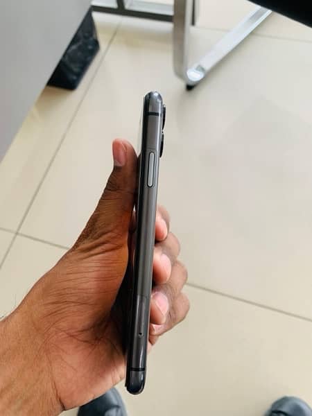 iphone 11 Non Pta available for sale 3