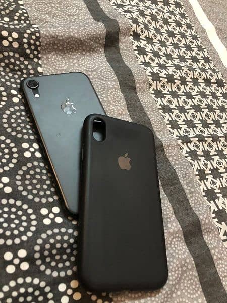 Iphone XR(JV) 128 gb Black with sim time 6