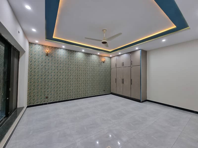 ONE KANAL UPPER PORTION AVAILABLE FOR RENT IN VALENCIA TOWN LAHORE 1