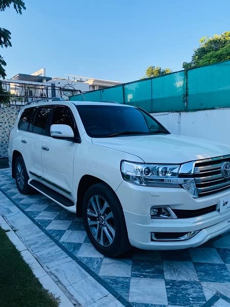 Toyota Land Cruiser 2018 1