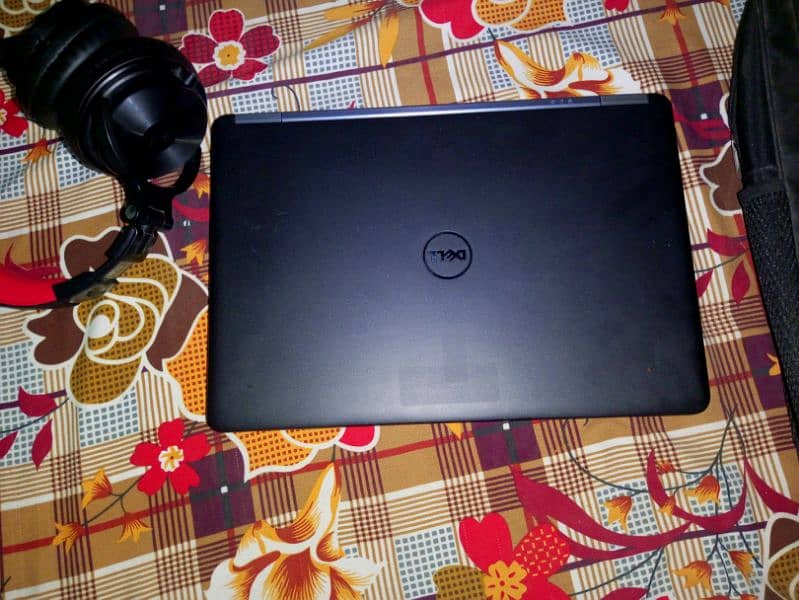 DELL LAPTOP E7450 8GB RAM/512ROM / 2GB /GRAPHIC CARD NIVIDIA 2