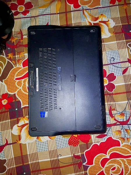 DELL LAPTOP E7450 8GB RAM/512ROM / 2GB /GRAPHIC CARD NIVIDIA 4