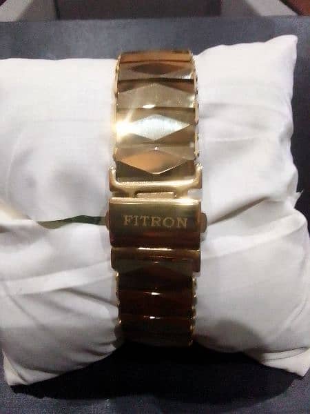 new. FITRON gold plated watch 4