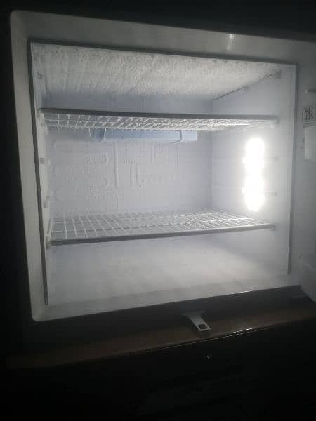 kenwood large size fridge 1 month use only 3