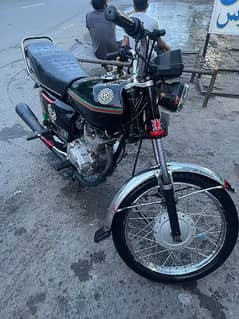 Honda CG 125 Black 2016 Model in Good Condition