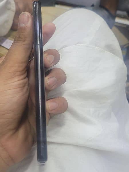 samsung  note 9 very beautiful looking and cheap 1