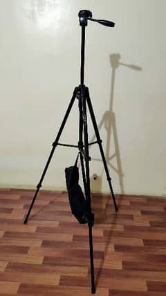 Digipod Metal Tripod Stand For Mobile Or DSLR Camera