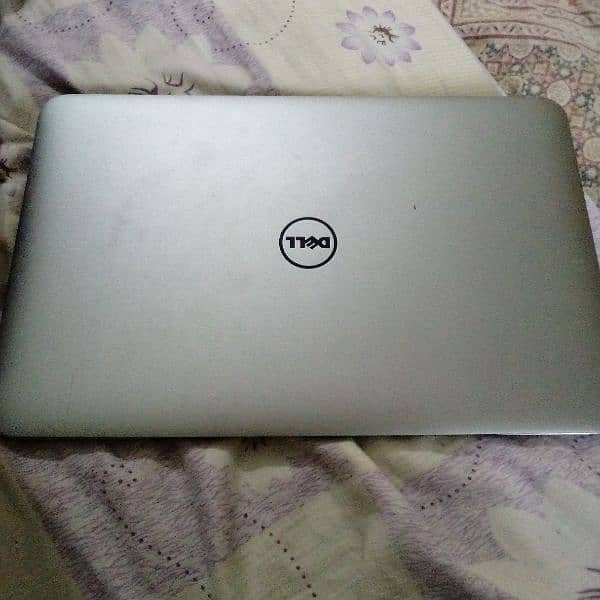 Dell XPS laptop 0