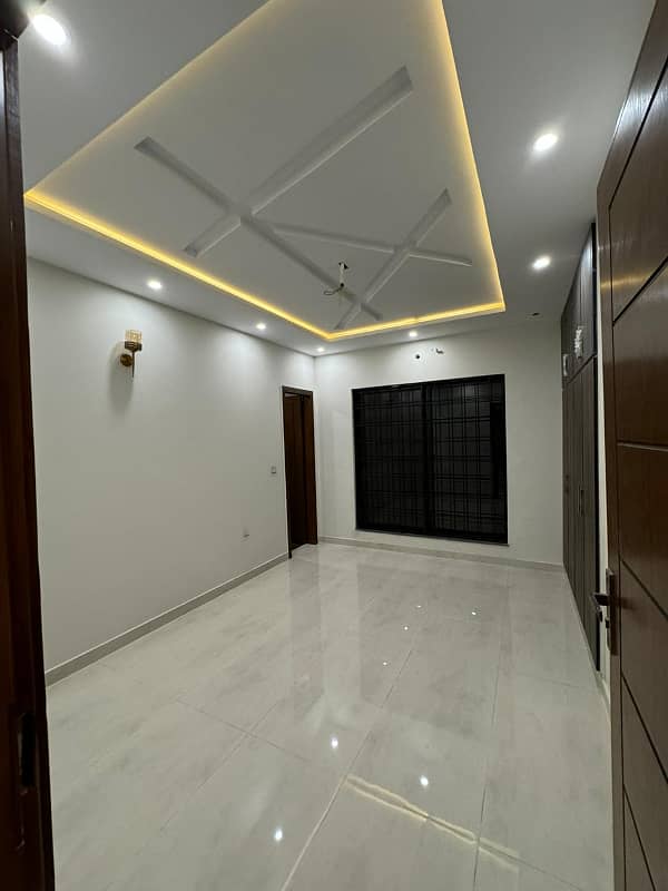 7 Marla corner House for rent A. A Block sectorF in bahria Town Lahore 3