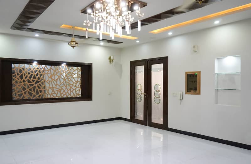 1 Kanal Designer House Ultra Modern Super Hot Location Solid Construction Near Park Market 38