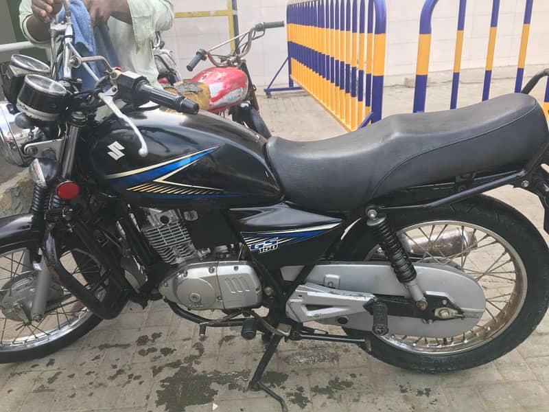 150 GS 2016 urgent sale 8