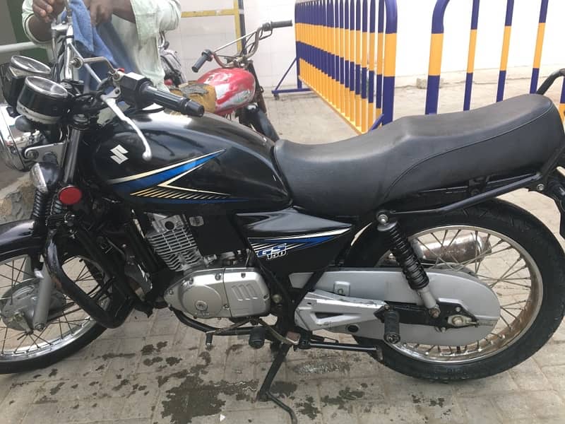 150 GS 2016 urgent sale 10