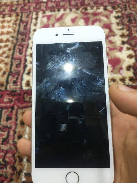 iphone 6 pannel pe Thora SA black dot hai 3