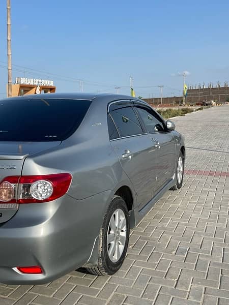 Toyota Corolla Altis 2013 4